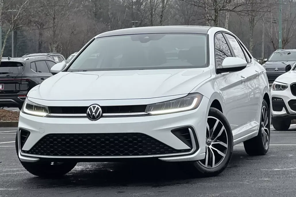 2025 Volkswagen Jetta SE photo 1