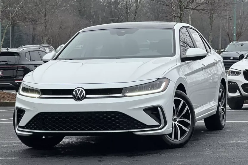 2025 Volkswagen Jetta SE photo 1