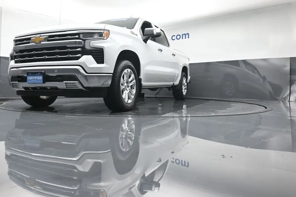 2023 Chevrolet Silverado 1500 LTZ photo 1