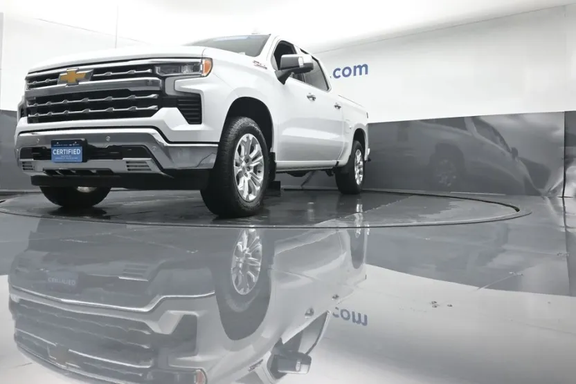 2023 Chevrolet Silverado 1500 LTZ photo 1