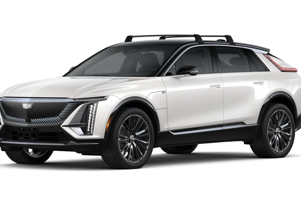 2025 Cadillac Lyriq Luxury photo 1