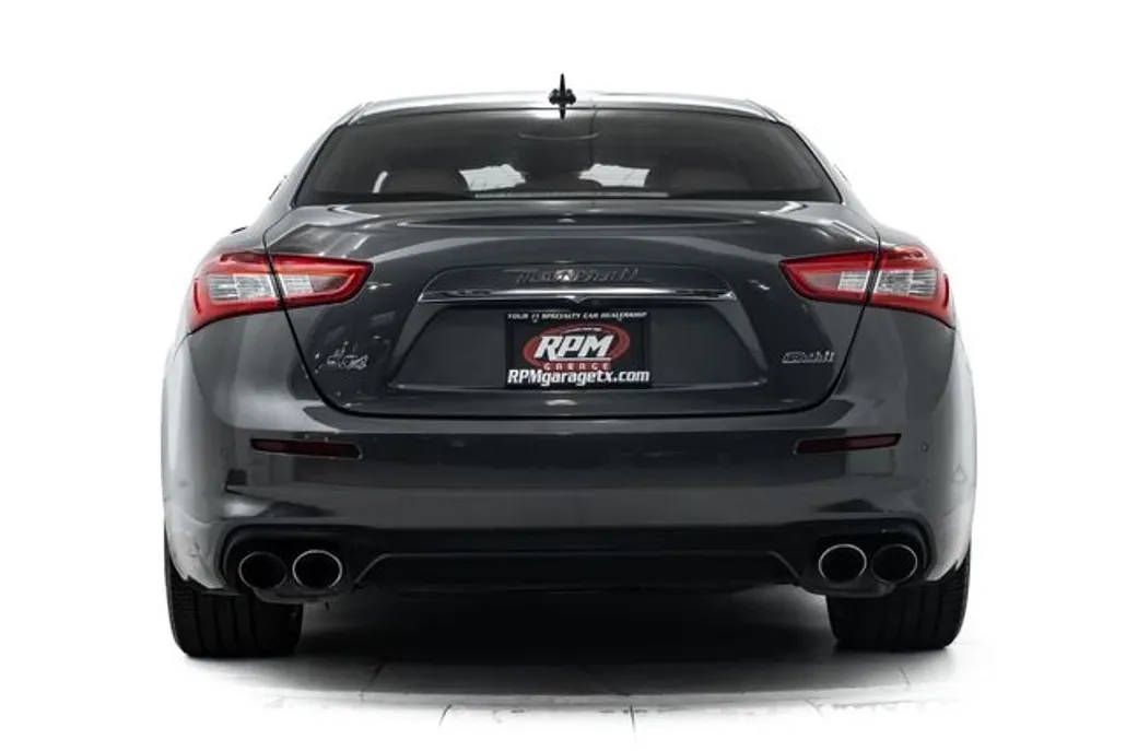 2018 Maserati Ghibli photo 1