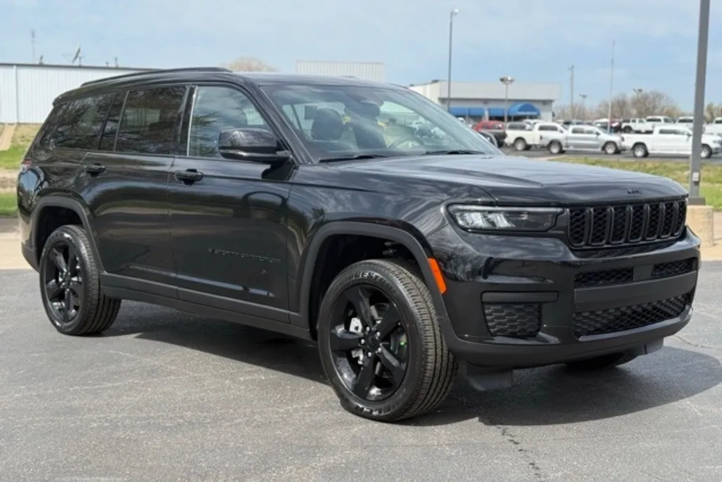 2025 Jeep Grand Cherokee Altitude X photo 1