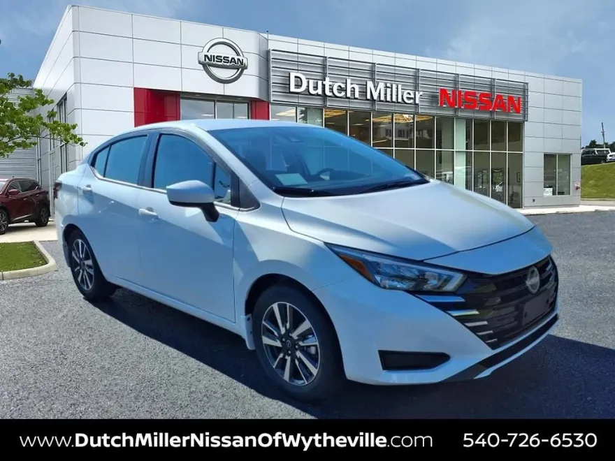 2025 Nissan Versa SV photo 1