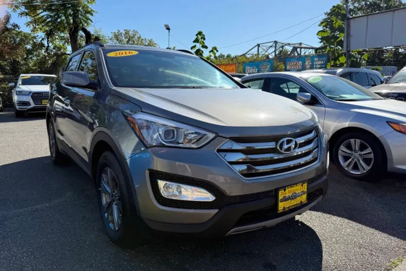 2016 Hyundai Santa Fe Sport photo 1