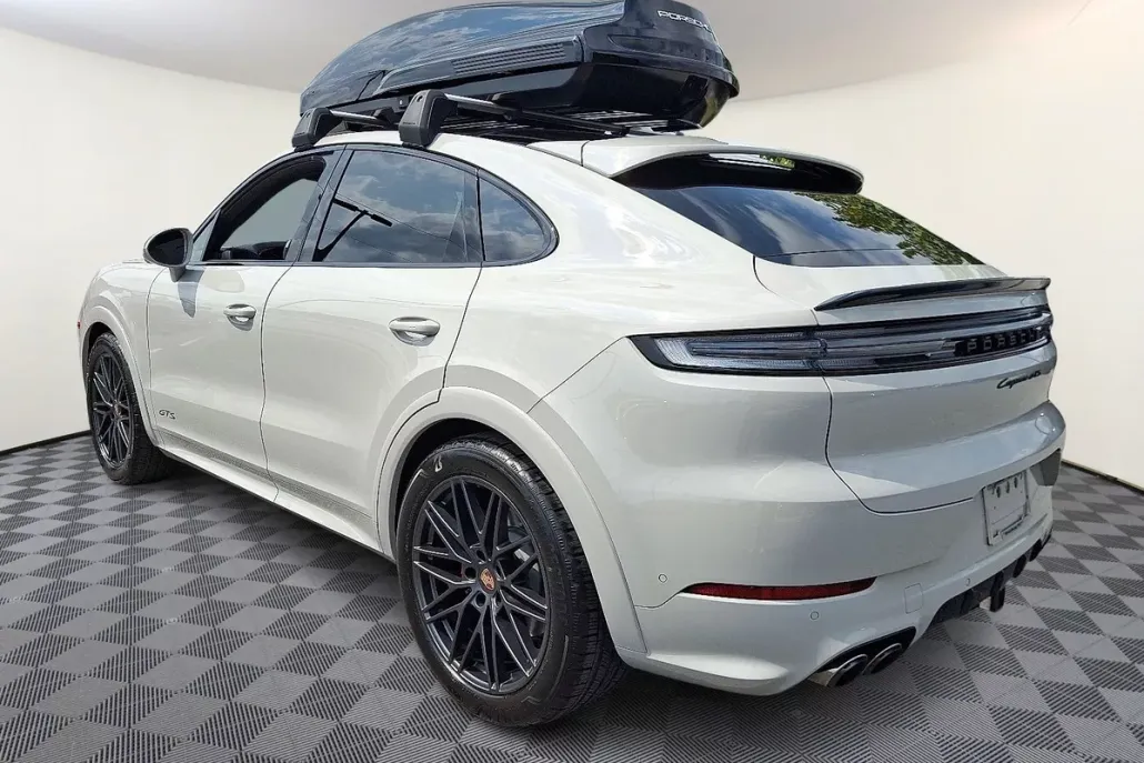 2025 Porsche Cayenne Coupe GTS photo 1