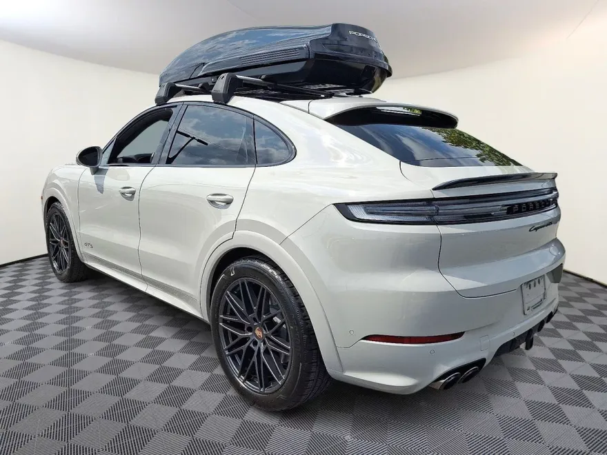 2025 Porsche Cayenne Coupe GTS photo 1