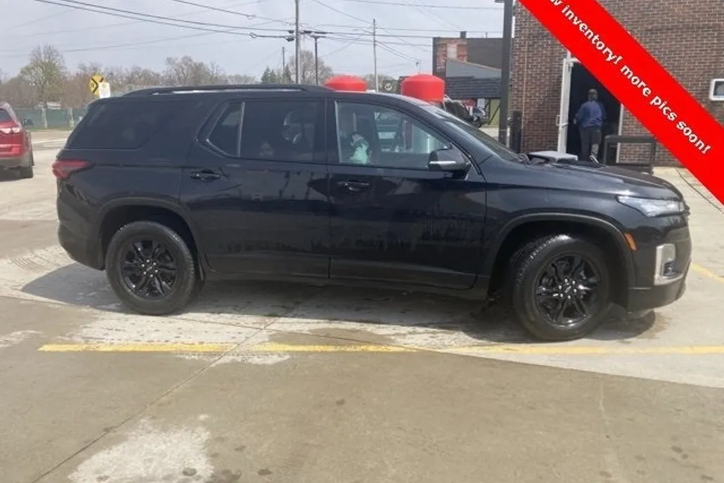 2023 Chevrolet Traverse 1LT photo 1