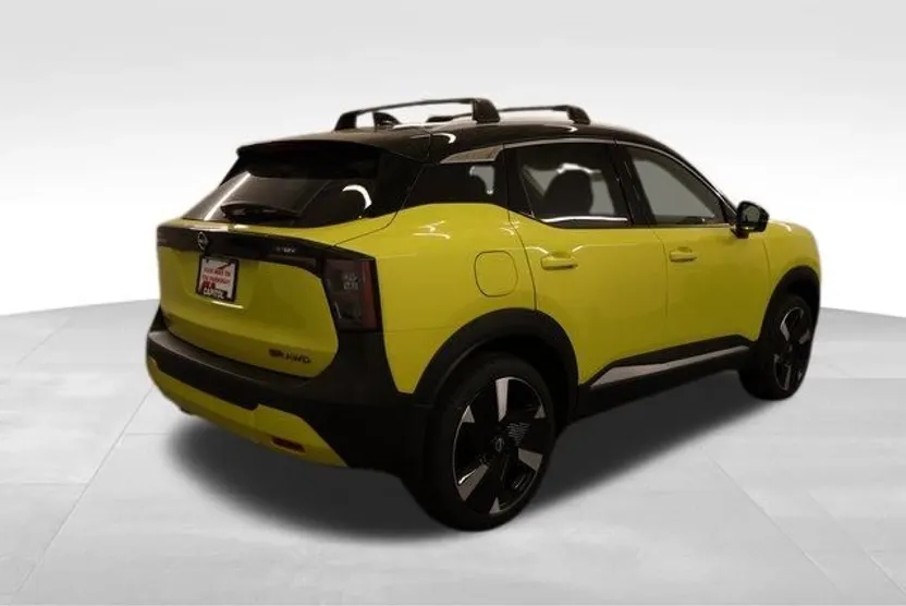 2025 Nissan Kicks SR photo 1