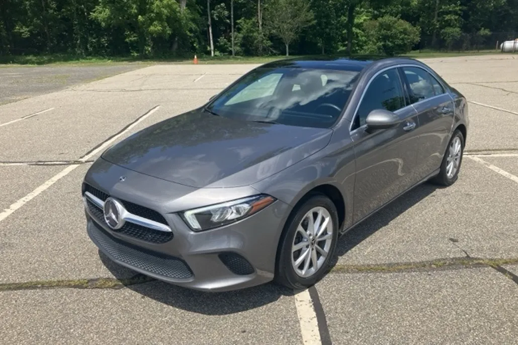 2019 Mercedes Benz A 220 photo 1