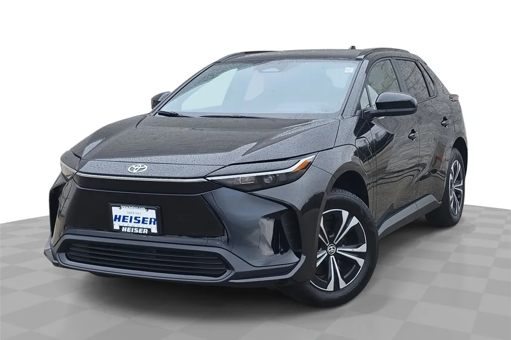 2024 Toyota bZ4X XLE photo 1