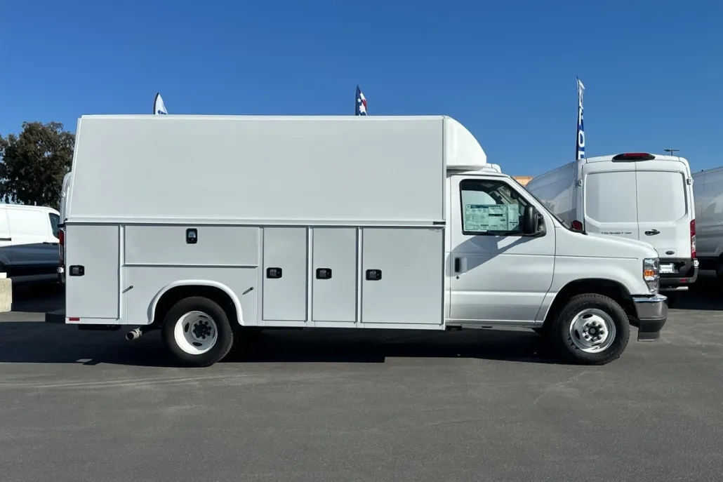 2025 Ford E-350 Base photo 1