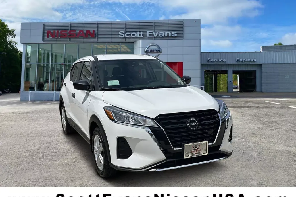 2025 Nissan Kicks Play S photo 1