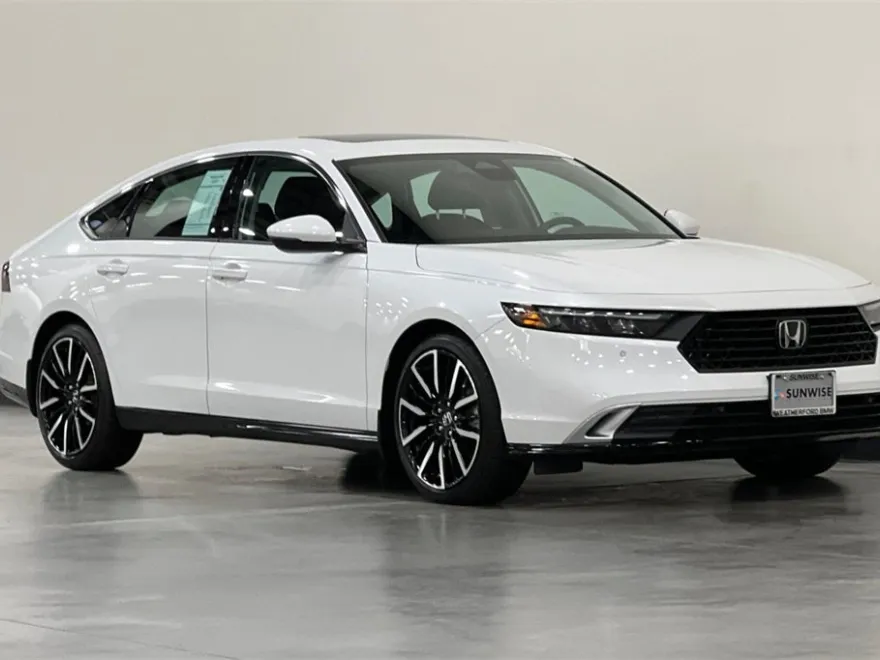 2025 Honda Accord Hybrid Touring photo 1