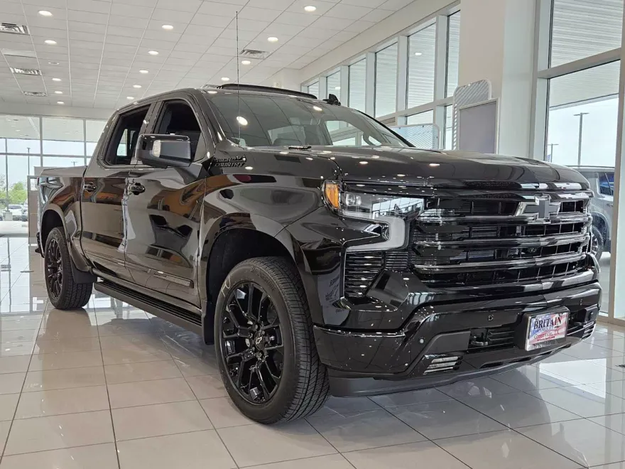 2026 Chevrolet Silverado 1500 High Country photo 1