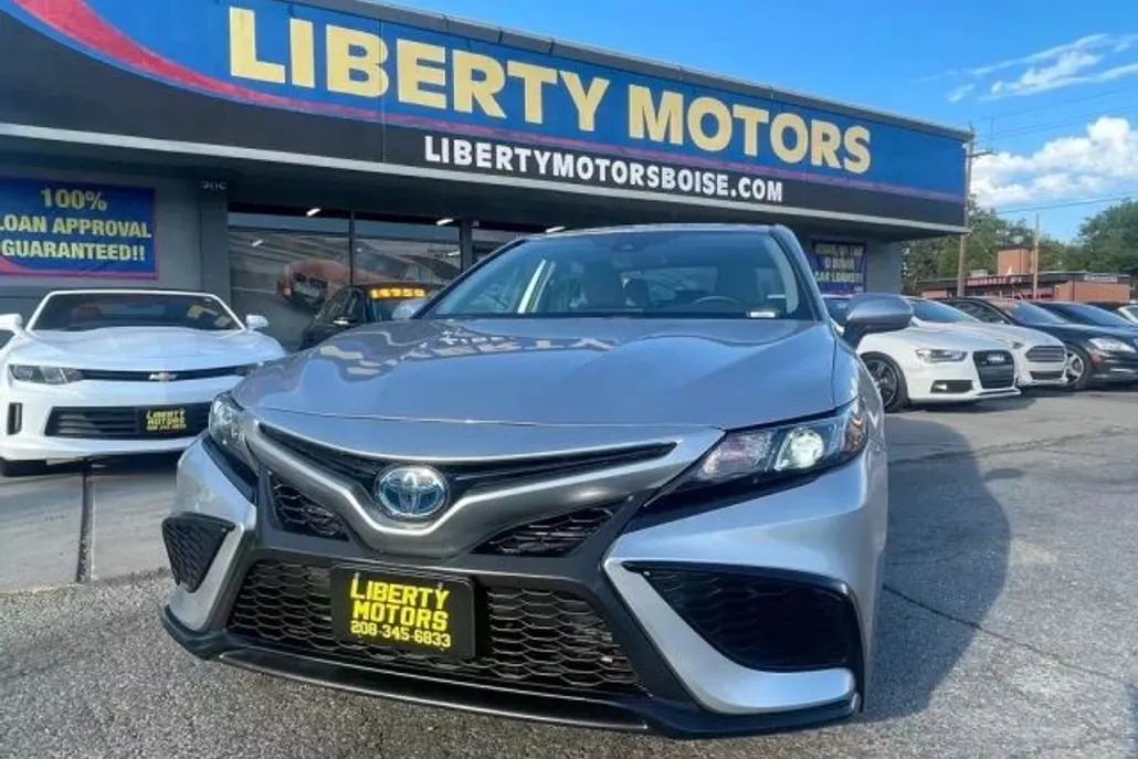 2021 Toyota Camry Hybrid photo 1