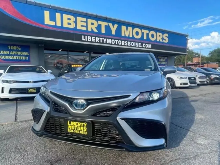 2021 Toyota Camry Hybrid photo 1