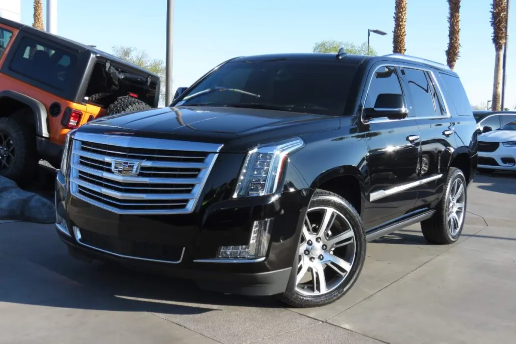 2019 Cadillac Escalade Platinum photo 1