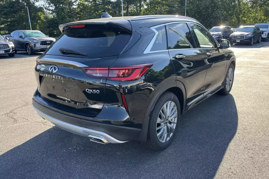 2025 Infiniti QX50 Luxe AWD photo 1
