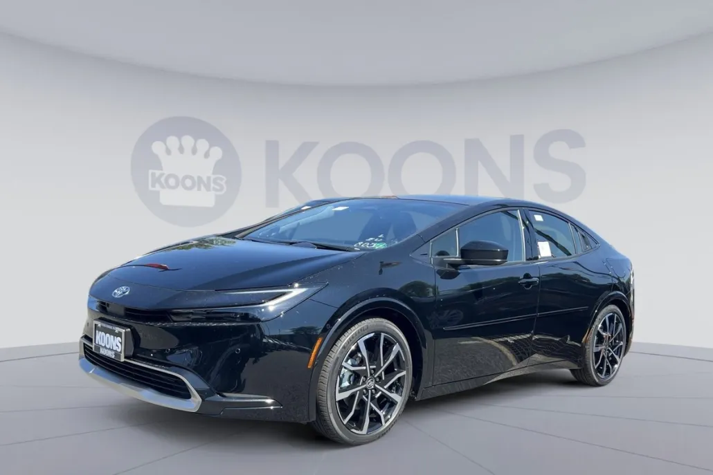 2026 Toyota Prius Plug-in Base photo 1