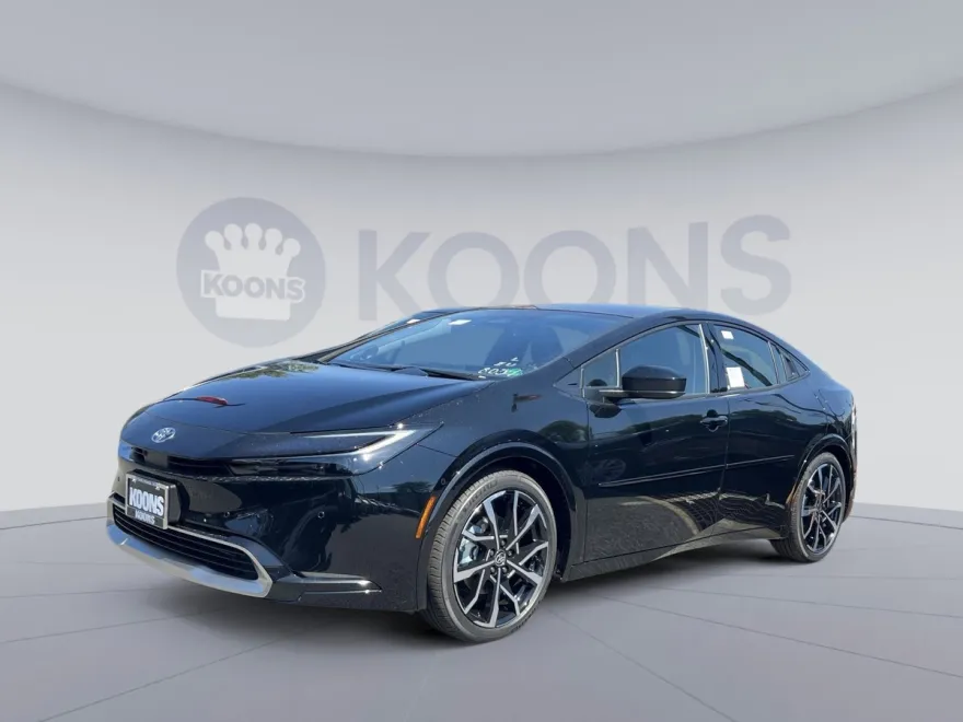 2026 Toyota Prius Plug-in Base photo 1