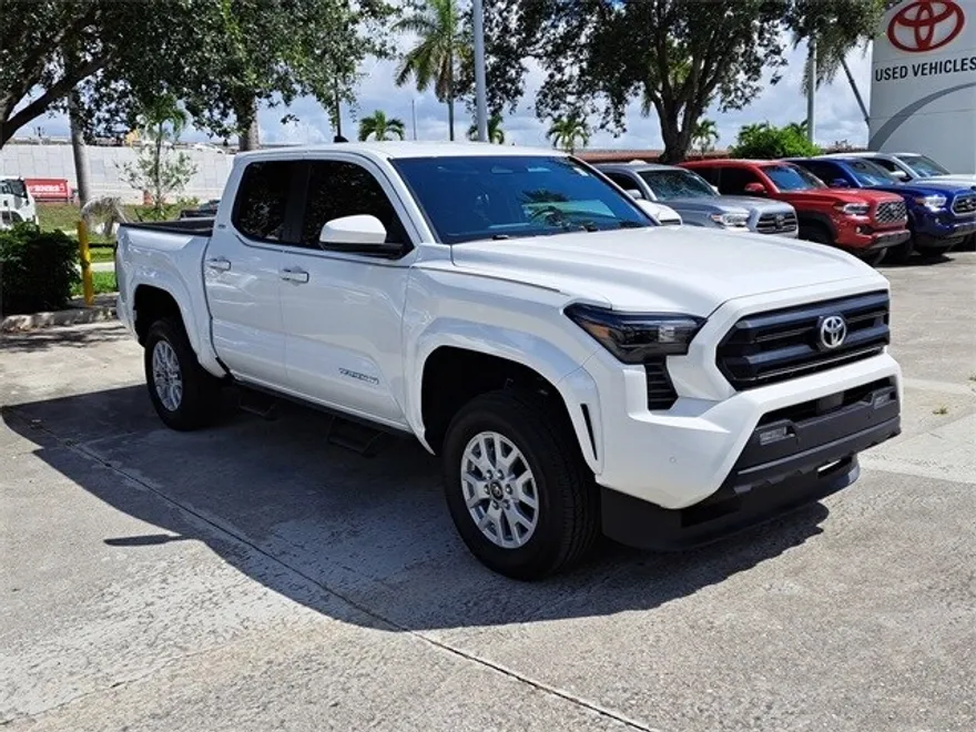 2024 Toyota Tacoma SR5 photo 1