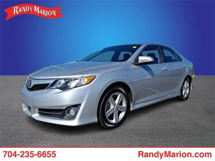 2014 Toyota Camry L photo 1