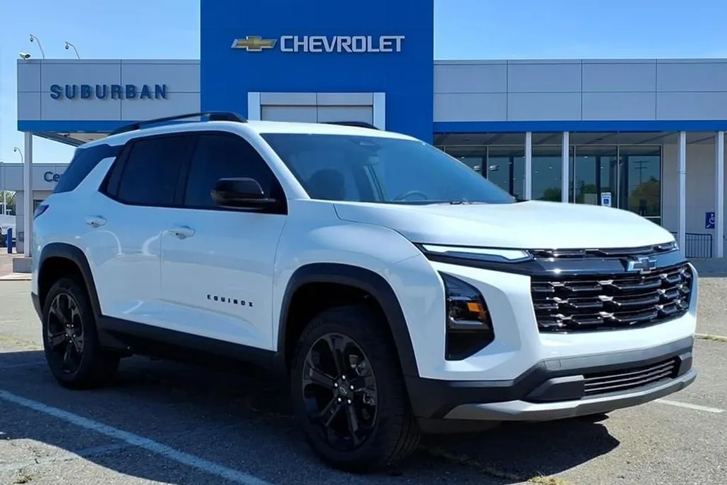 2026 Chevrolet Equinox LT photo 1