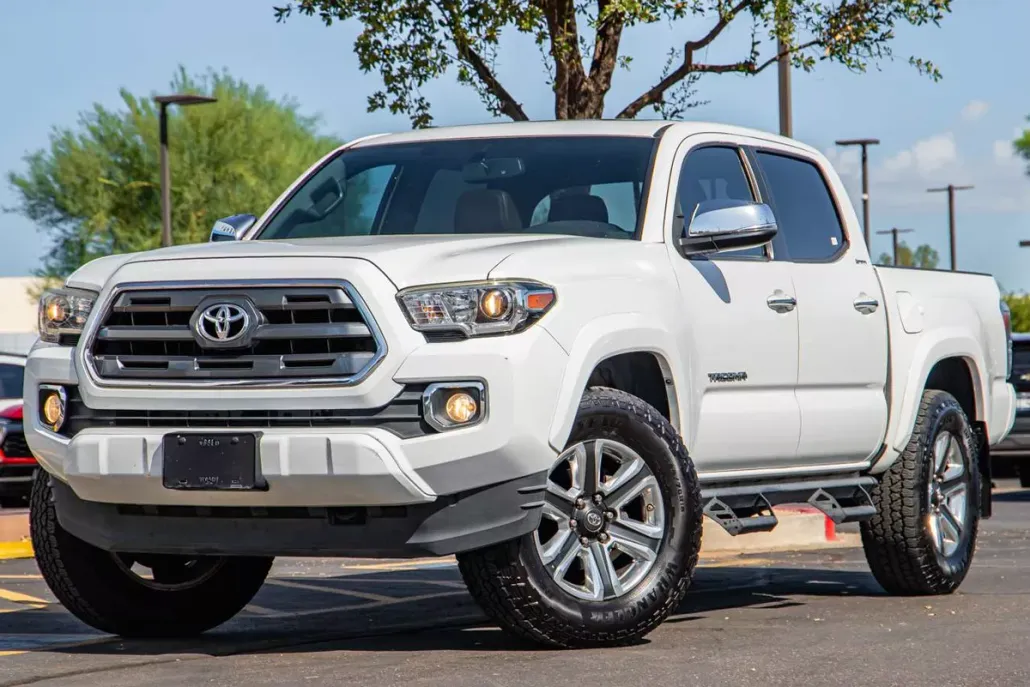 2017 Toyota Tacoma Limited photo 1