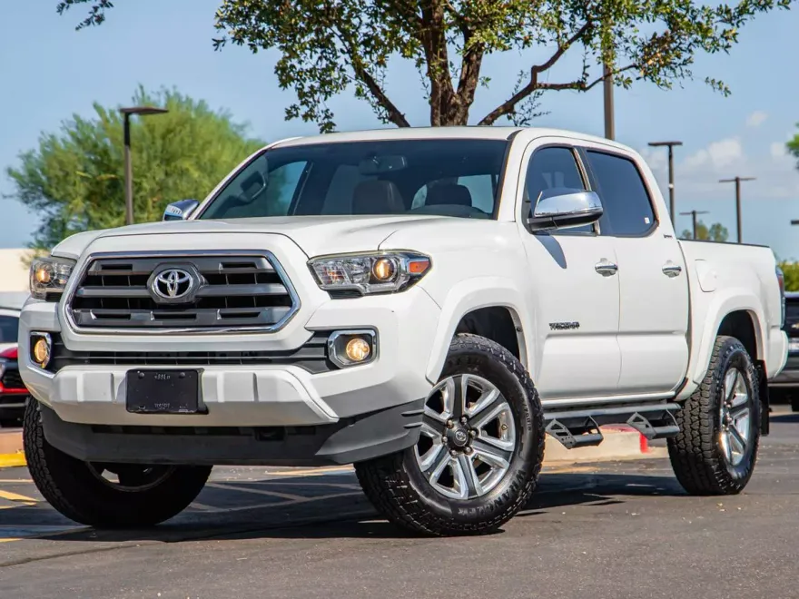 2017 Toyota Tacoma Limited photo 1