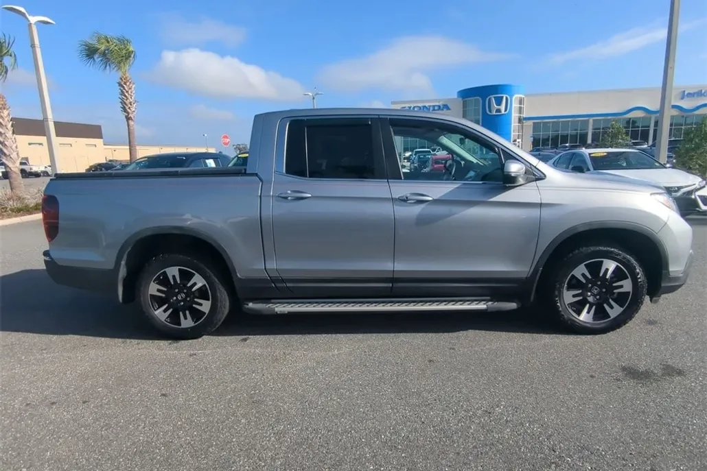 2020 Honda Ridgeline RTL photo 1