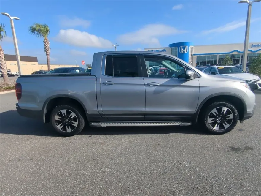 2020 Honda Ridgeline RTL photo 1