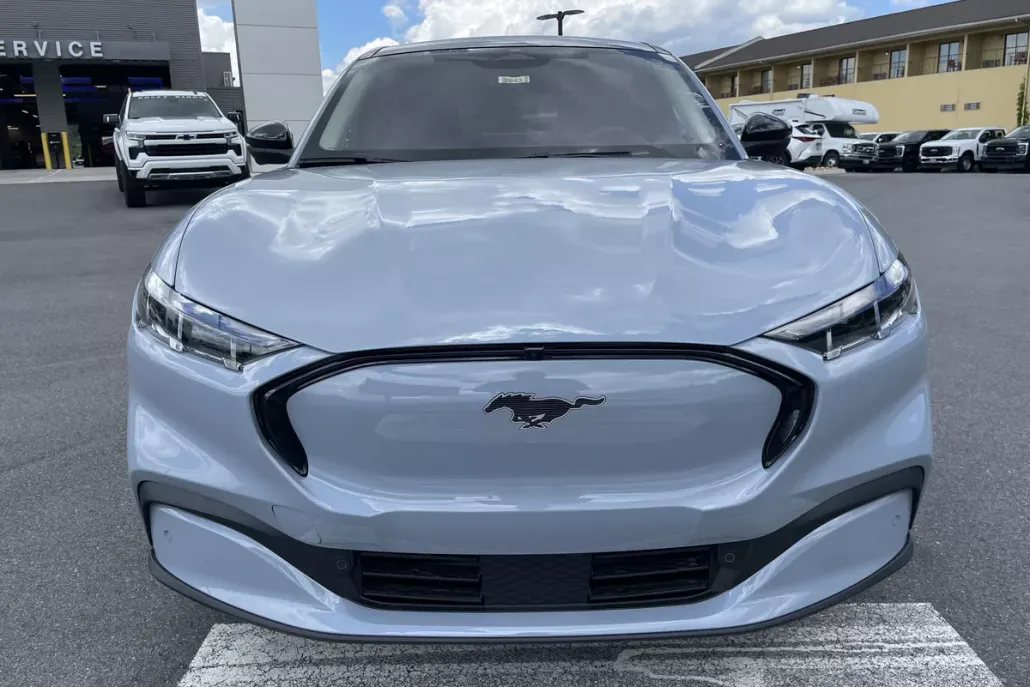2025 Ford Mustang Mach-E Premium photo 1