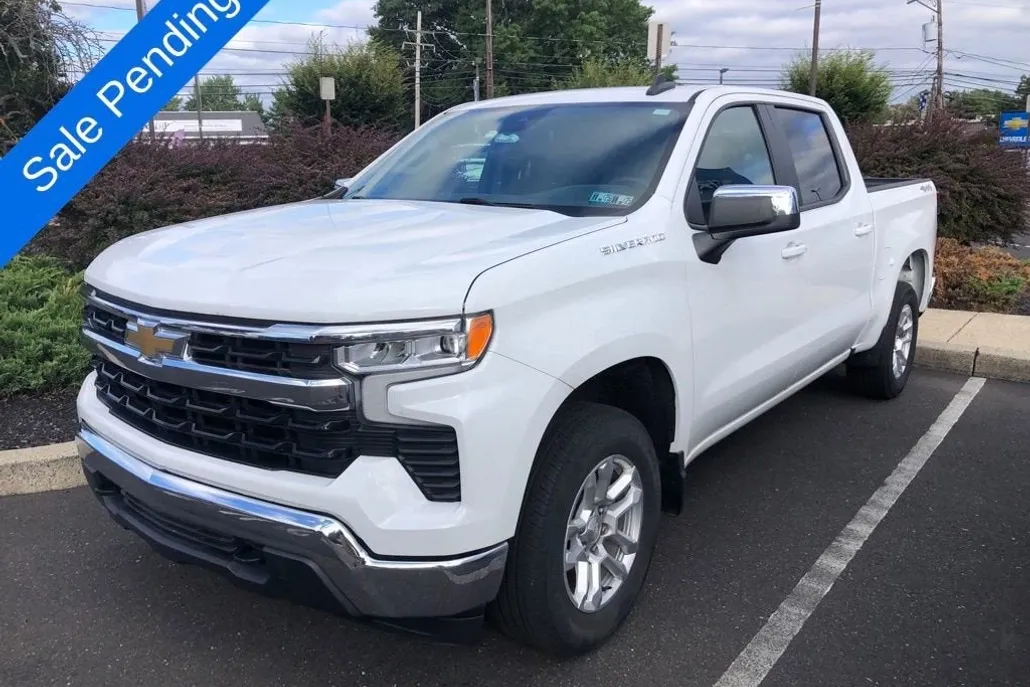 2022 Chevrolet Silverado 1500 LT photo 1