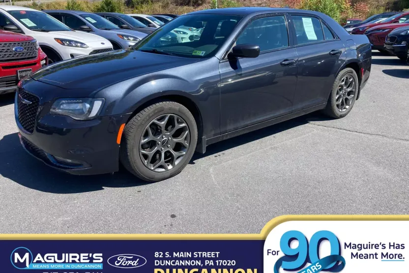 2018 Chrysler 300 S photo 1