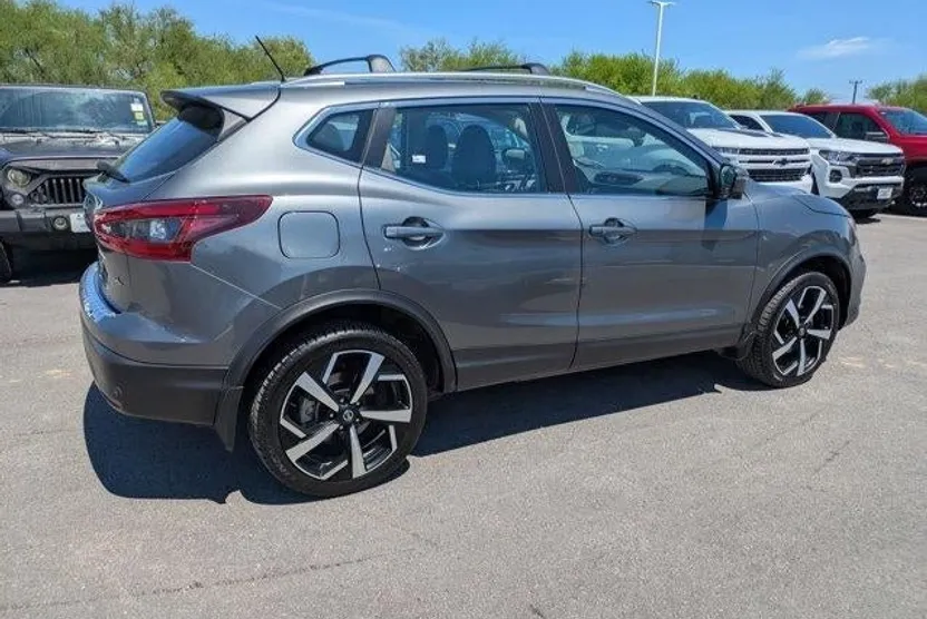 2020 Nissan Rogue Sport SL photo 1