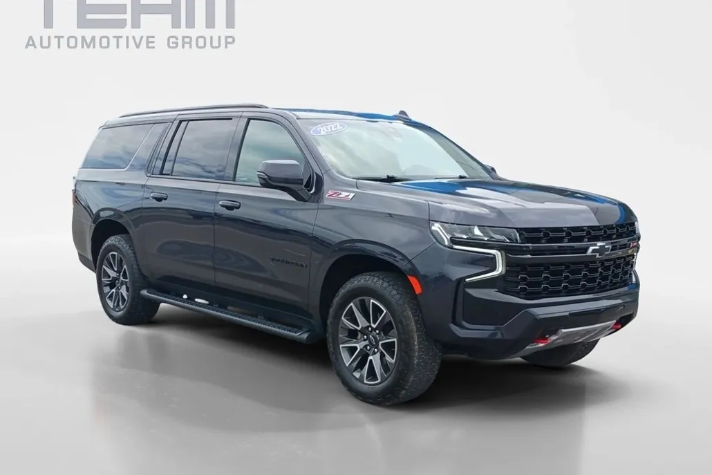 2022 Chevrolet Suburban Z71 photo 1