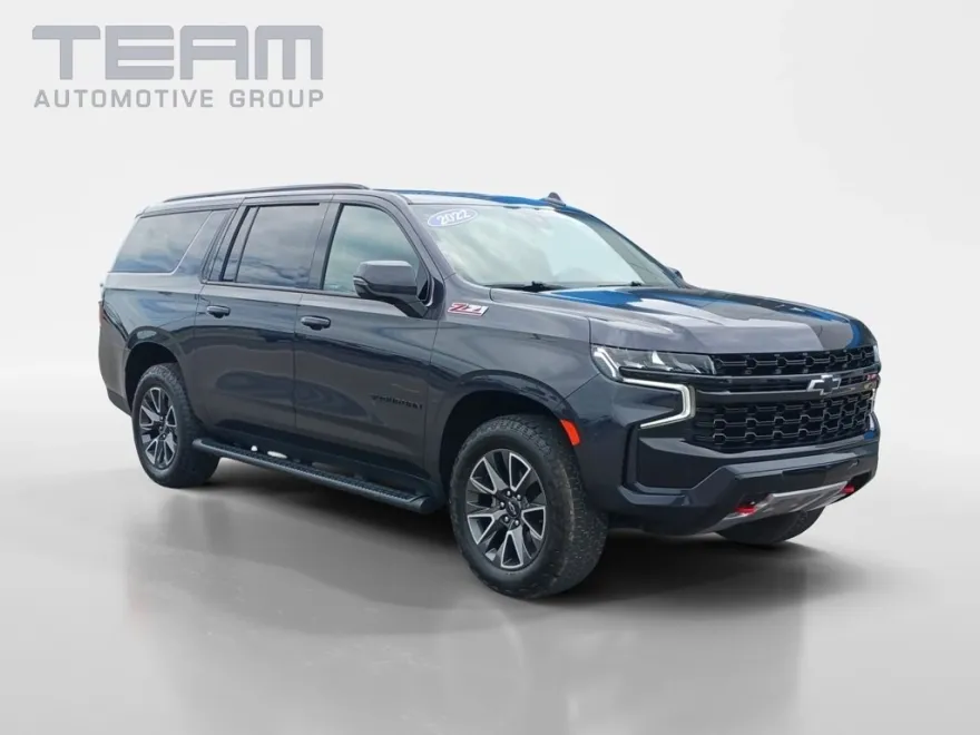 2022 Chevrolet Suburban Z71 photo 1
