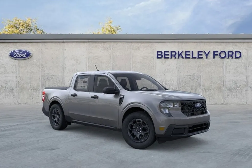 2025 Ford Maverick XLT photo 1