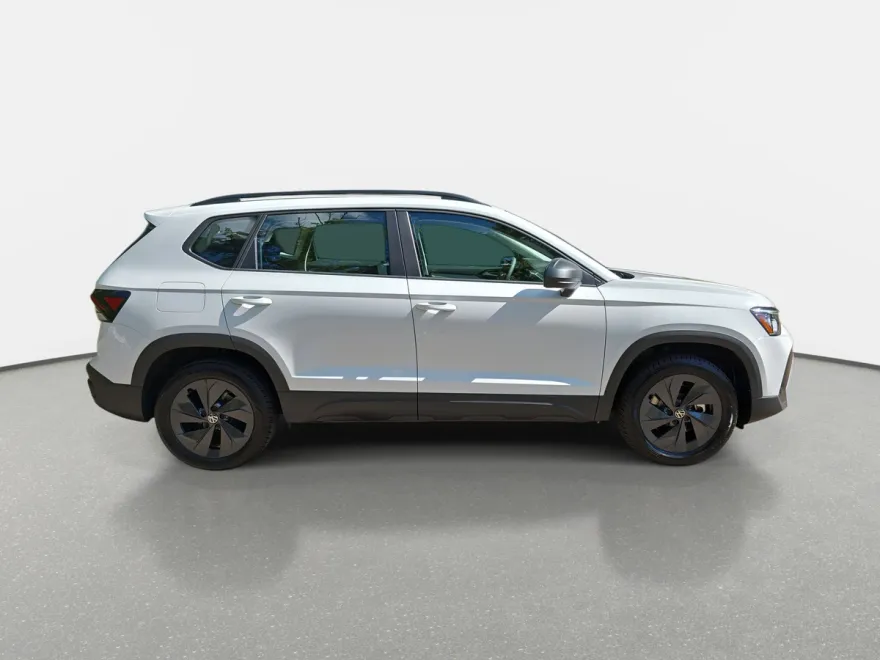 2025 Volkswagen Taos S photo 1