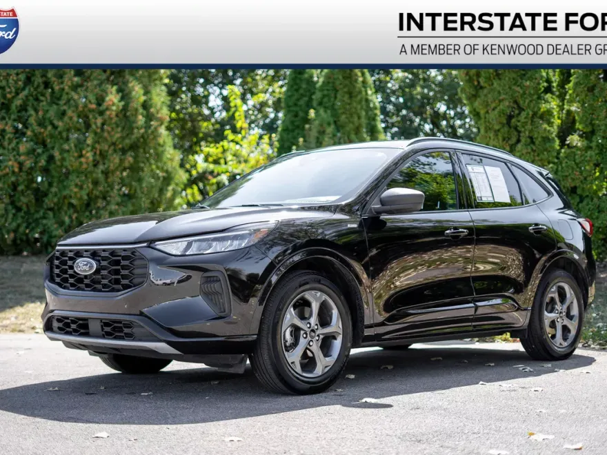2023 Ford Escape ST-Line photo 1