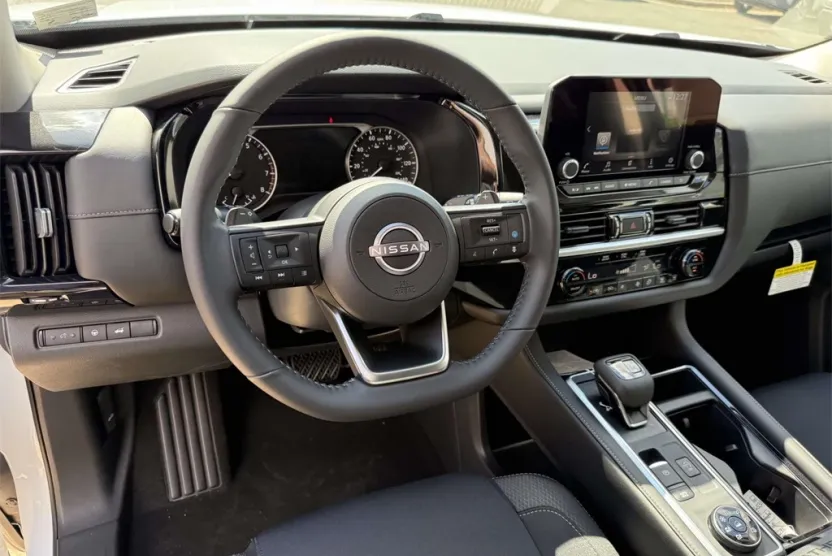 2025 Nissan Pathfinder SV photo 1