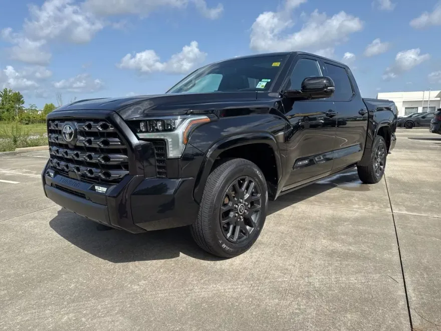 2022 Toyota Tundra Platinum photo 1