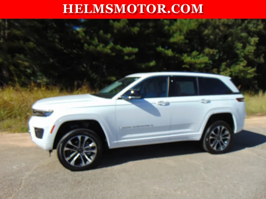 2023 Jeep Grand Cherokee Overland photo 1