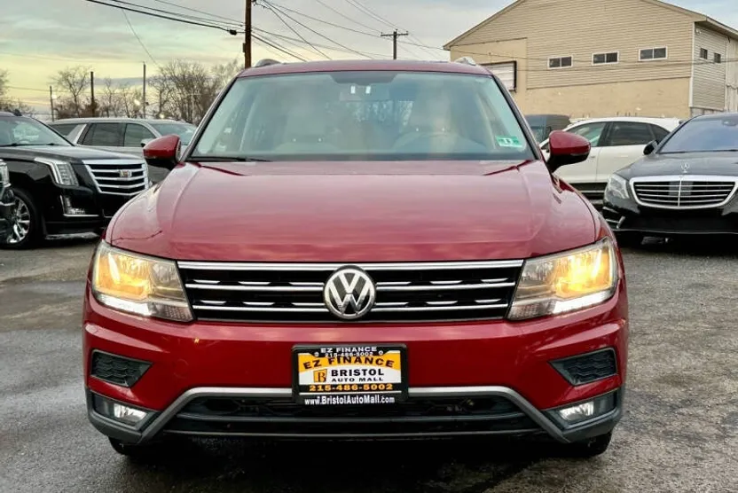 2018 Volkswagen Tiguan SEL photo 1