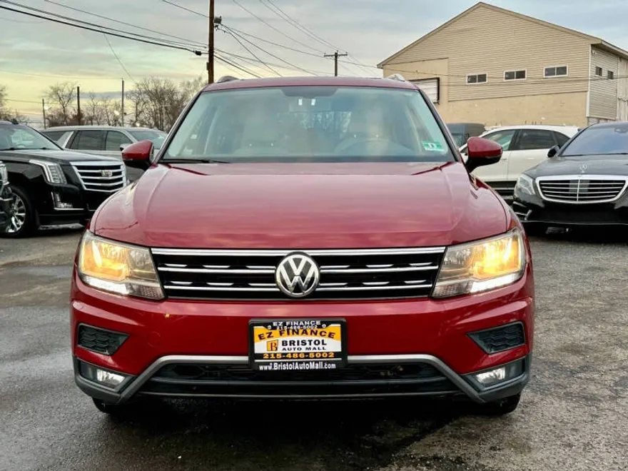 2018 Volkswagen Tiguan SEL photo 1