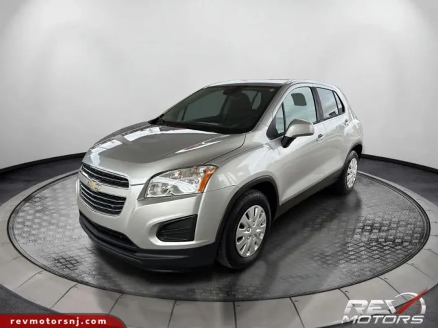 2016 Chevrolet Trax LS photo 1