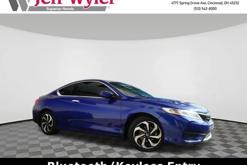2017 Honda Accord photo 1