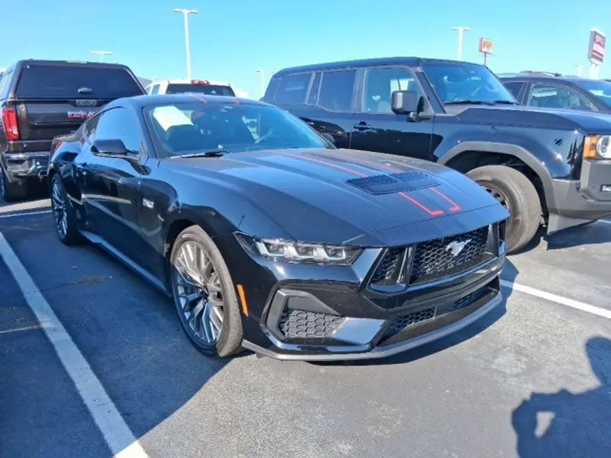 2025 Ford Mustang GT Premium photo 1