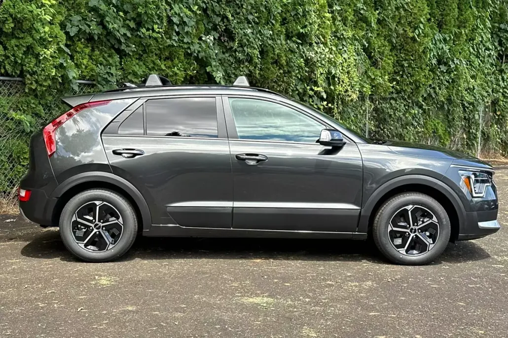 2025 Kia Niro EX Touring photo 1